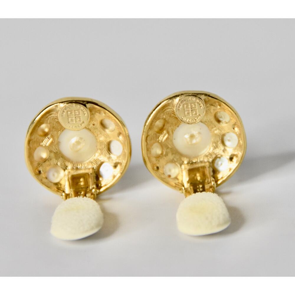 Givenchy Vintage Faux Etruscan Pearl Gold Plated Clip-On Earrings - Picture 4 of 6